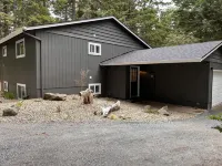 Bandon Country Club Hotels near William M. Tugman State Park