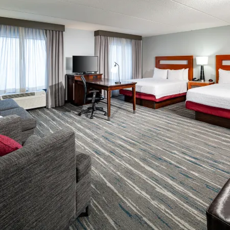 Hampton Inn & Suites St. Louis at Forest Park Отели рядом с достопримечательностью «Лесопарк»