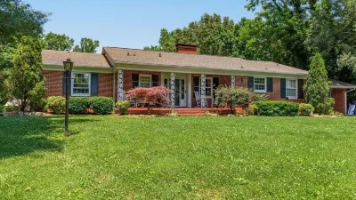 Experience tranquility near Douglas Lake 18 min Crockett Tavern Museum附近的飯店