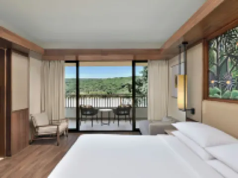 Courtyard Mahabaleshwar Hotels in Satara