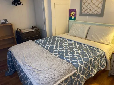 Sandy Point Shalom Cabin- Ocean view and access - 20 mins from Bellingham 벨링햄 국제공항 주변 호텔