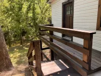 Creek View Retreat 3 Bedroom- 2 Full Bathroom.  Cozy home Hotels in Tug Hardee