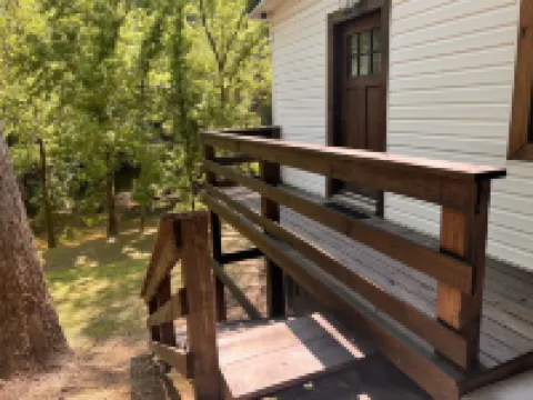 Creek View Retreat 3 Bedroom- 2 Full Bathroom.  Cozy home