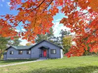 New 3-Bed Charming House Hotels in Saranac Lake