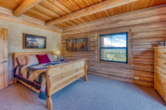 Authentic Quaint Log Cabin on 2400 Private Acres w/ Stellar Views & Hot Tub
