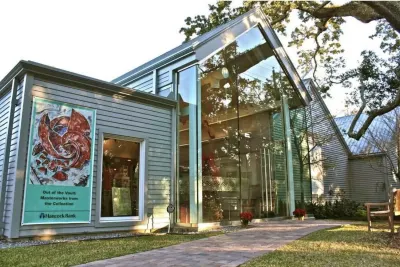 Stylish and Comfortable, renovated cottage close to downtown!