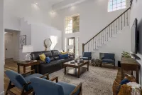 North Austin Oasis near Domain  20 min to Downtown