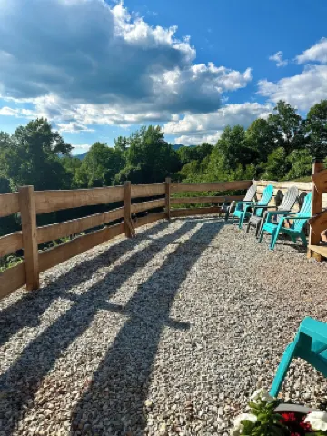 2-bedroom lower level walkout apartment , moments from downtown Bryson