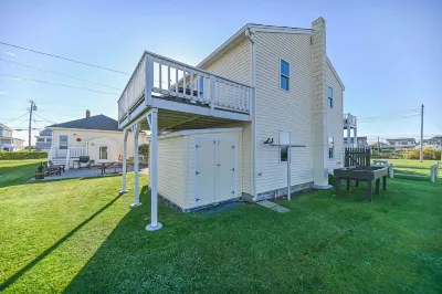 Second Floor Apartment Across from the Beach with Private  Access to Beach!!!