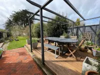 A quirky character cottage on the edge of the New Forest Hotels in Eling