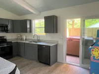 Stay, play and relax in Ohiopyle, PA, Hot tub, Pool table, GAP, Arcade Game - 3-Star