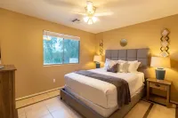 Kid Friendly - 5 BDR Home - Heated Pool - Mini Golf