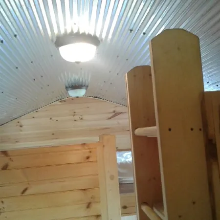 The Tiny House Experience 6m North of Mnt. View Ark. on N. Riverview Rd Cr 186 Отели в г. Изард