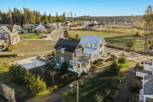 Cottage w/ Private Hot Tub, Fenced Yard + Indoor/Outdoor Fireplace + EV Charger