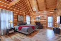 Wow! Timber Ranch Lodge, 43 acres, Sleeps 12, Family and Pet Friendly!