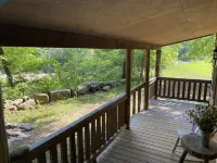 Creek Cottage, in the Ozarks! 約翰遜縣酒店