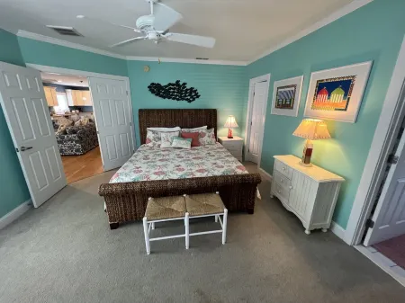 Beautiful Oceanside House in Fenwick Island DE with 12 Person Hot Tub