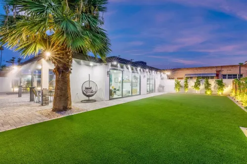 Your Downtown Chandler Oasis Awaits! Private Pool, Unbeatable Location, and More
