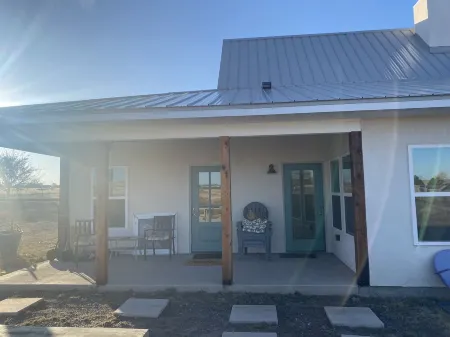 Contemporary all new, entire home perfect for a luxury getaway