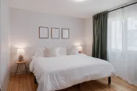 Comfortable 4 bedroom - 1 block from NDSU & minutes to Downtown Fargo!