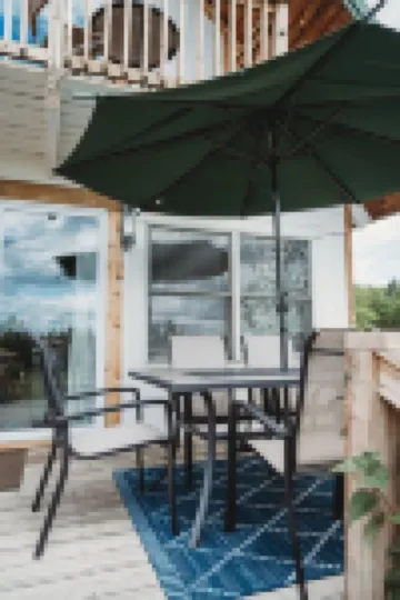 Newly Renovated! 5 Mins to Beach-Hot Tub-Fire Pit-Family & Dog Friendly