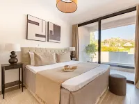 Sanders River Plaza - Super 2-Bdr Apt with Balcony