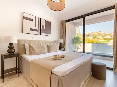 Sanders River Plaza - Cool 2-Bdr Apt with Balcony Hotels in Agios Tychonas