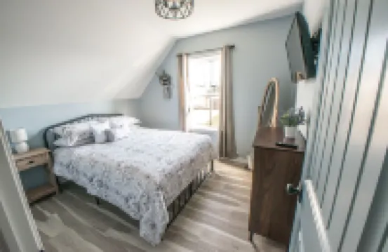 KING Master En-Suite- BRAND NEW Home- Buffalo's Best Kept Secret!