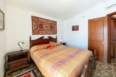 Up to 5 guest house above the Cliff House Hotels near Via dell' Amore