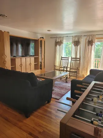 PureHeart House, Spacious, Peaceful 3bdr House in Yonkers Отели рядом с достопримечательностью «Антермайер Гарденс Консерванси»