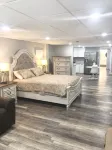 Entire Spacious Bristol Getaway with Farmhouse Charm Hotels near Goose Creek Farm , LLC