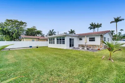 Mermaid‘s Paradise - Private home w/ Hot Tub Hotels in Downtown Hollywood
