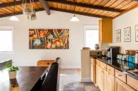 Cozy Up at a Nature Inspired Boutique Studio in the Trees - River Nearby