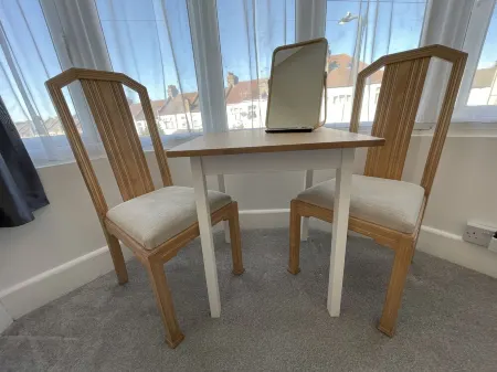 Double Bedroom with TV in Sudbury Hill Wembley - 10 mins from Wembley Stadium