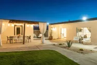 Starlit Nights Getaway w/ Soaking Tub Hotels near Two Bunch Palms Elementary School
