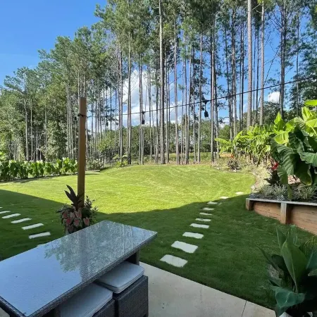 LUX House! HOT TUB! 4 min to campus. Golf lot
