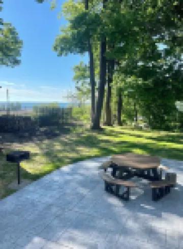 Walnut Beach Inn - close to the beach!