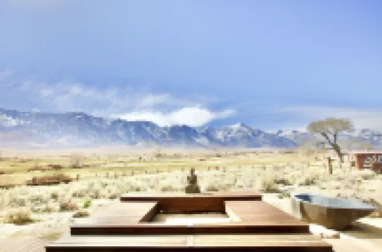 The LONEWEST Retreat in the Eastern Mountain Sierras