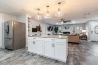 Modern Pool Home Near UF, Downtown, & Devil's Millhopper Geological State Park