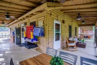 Log Cabin | Guadalupe River | Kayaks | Ping Pong - Hytter