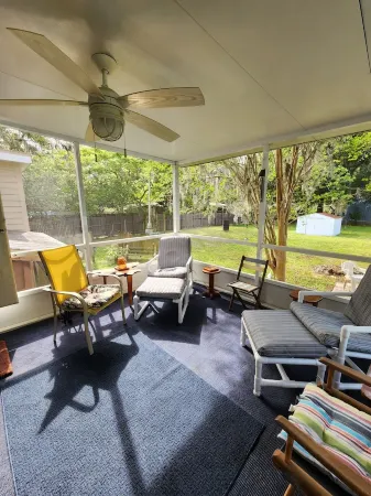 Affordable Old Homosassa!  Close to the action and the boat ramp! Отели рядом с достопримечательностью «Get Up and Go Kayaking - The Chaz»