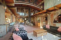 Unique Stay! Pool/ Hot Tub/ Game Room/ Bar/ Views