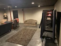 4 Bedroom/2 Bath Home 20 Acres of Woods - Hot Tub