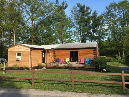 Super Clean, Pet Friendly Cottage! 3 Bedroom! NO EXTRA FEES!!