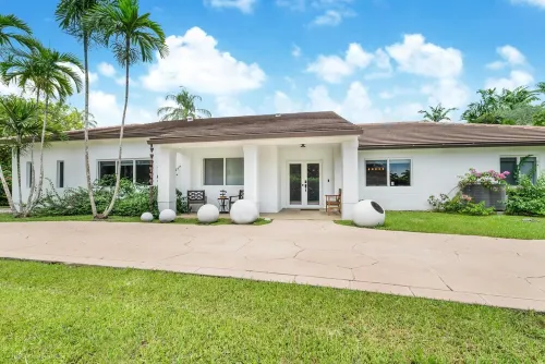 Two homes: 13BR Heated Pool, Golf & Sport Park L53 Hotel a Kendall