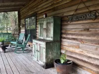 Log Cabin near Ocala and World Equestrian Center ideal for family retreats.