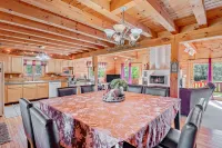 Log Home on 8 Acres close to Hershey attractions Hotel a West Hanover Township