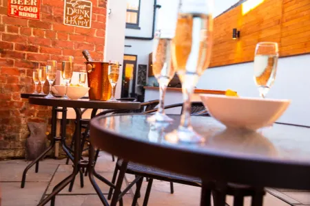 The Station Lodge, Filey. Sleeps 12 Отели рядом с достопримечательностью «Парк Плейдейл Фарм»