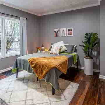 Spacious 4Br Family Haven w/ Backyard-Patio-Pets OK Rooms