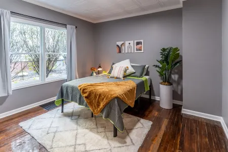 Spacious 4Br Family Haven w/ Backyard-Patio-Pets OK